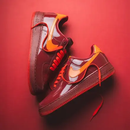 ナイキ エアフォース 1 ロー "パテント" ダーク チーム レッド/セーフティ オレンジ/チャレンジ レッド/ユニバーシティ ゴールド