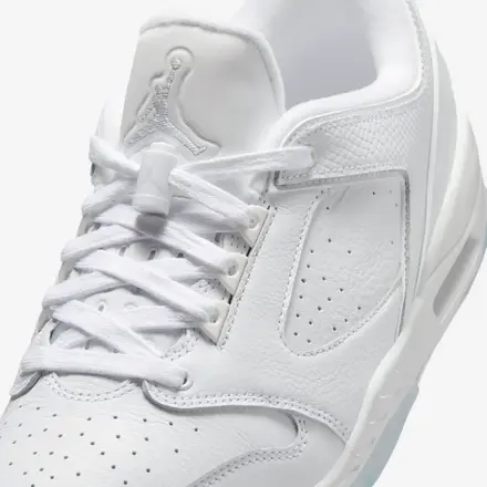 ナイキ ジョーダン シックスティ プラス ロー ホワイト/ピュア プラチナ-ブラック