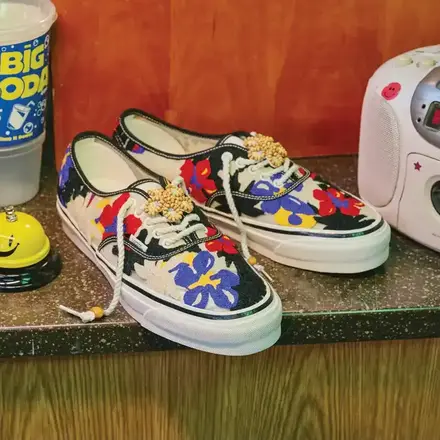 ヴァンズ プレミアム オーセンティック "ニードルワーク"