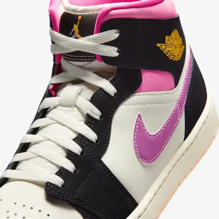 ナイキ エア ジョーダン 1 ミッド SE ブラック/セイル/ピンクシクル/ユニバーシティ ゴールド