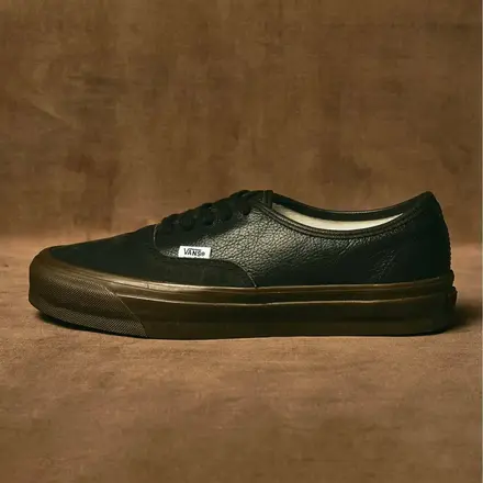 ヴァンズ オーセンティック 44 ブラック