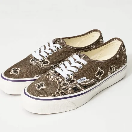 ヴァンズ プレミアム オーセンティック ペイズリー ブラウン