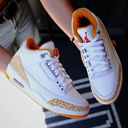 ナイキ ウィメンズ エア ジョーダン 3 ホワイト/セメントグレー/ファイヤーレッド/マルチカラー