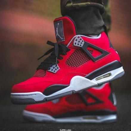 ナイキ エアジョーダン4 トロ ブラボー