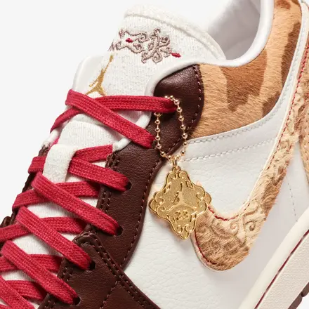 ナイキ エア ジョーダン 1 ロー SE "イヤー オブ ザ ホース"