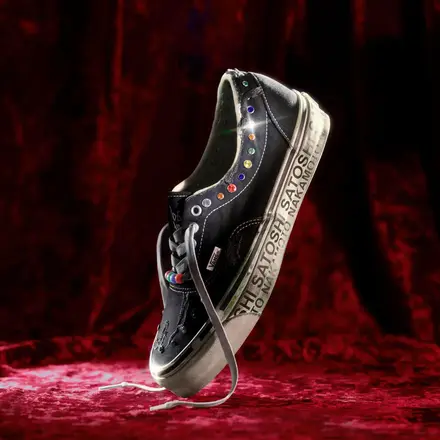 サトシ ナカモト × ヴァンズ エラ 95 “ラッキー チャーム”