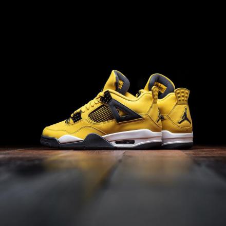靴Nike Air Jordan 4 Tour Yellow ツアーイエロー 年始