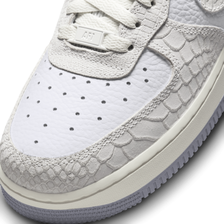 28.5 Nike WMNS Air Force 1 Reptile