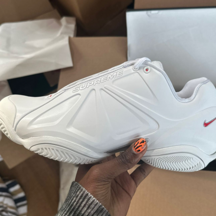 ✴︎Supreme Nike Air Zoom Courtposite White