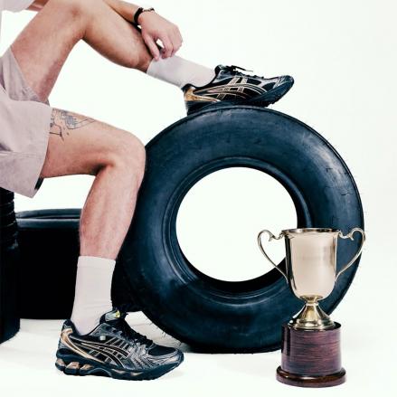 国内1月2日/6日発売予定】 アイルトン・セナ × アシックス スポーツ  