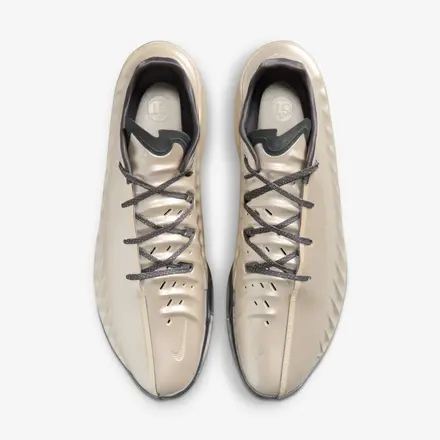 【国内5月4日発売予定】ロブ・ディリンガム × ナイキ GT カット 4 PE シルバー/ブラック/ホワイト(IQ8243-001)