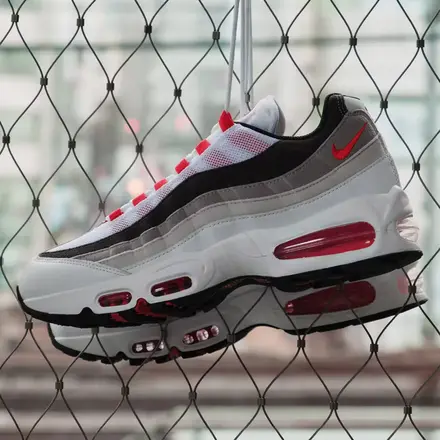 ナイキ エアマックス 95 ビッグ バブル ホワイト/コメットレッド/ニュートラルグレー/ブラック(IB7862-100)