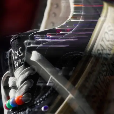 【国内4月30日発売予定】サトシ ナカモト × ヴァンズ エラ 95 “ラッキー チャーム”(VN000EFEBLK)