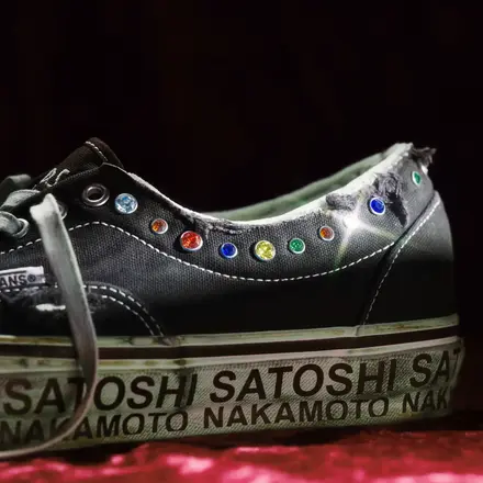 【国内4月30日発売予定】サトシ ナカモト × ヴァンズ エラ 95 “ラッキー チャーム”(VN000EFEBLK)