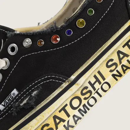 【国内4月30日発売予定】サトシ ナカモト × ヴァンズ エラ 95 “ラッキー チャーム”(VN000EFEBLK)