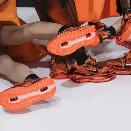 メリッタ・バウマイスター × ナイキ ボメロ プレミアム SP トータル オレンジ/ブラック(IQ7166-800)