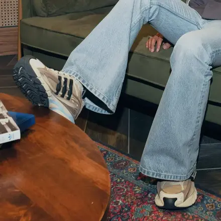 【海外9月1日発売予定】ファレル・ウィリアムス × アディダス オリジナルス アディスター ジェリーフィッシュ クリスタル サンド/トレース ブラウン/コア ブラック(KH6729)