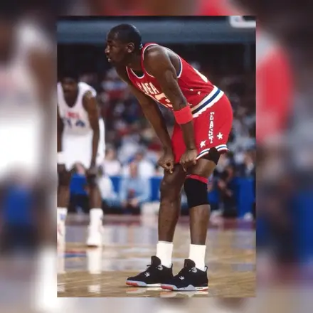 【海外11月28日発売予定】ナイキ エア ジョーダン 4 “ブレッド” (IX8180-001)