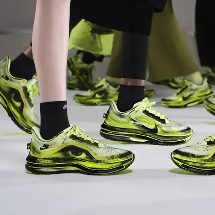 メリッタ バウマイスター × ナイキ ペガサス プレミアム ヴォルト/サイバー/オフ ホワイト/ノワール(IQ7336-700)