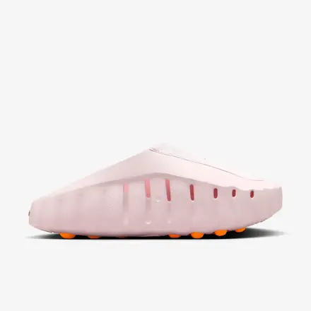 【海外4月1日発売予定】ナイキ ウィメンズ マインド 001 パールピンク/オレンジレッド/ブラック/メタリック クローム(HQ4309-610)