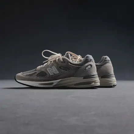 【国内3月16日発売予定】 キス × ニューバランス 991V2 "ムーンロック"