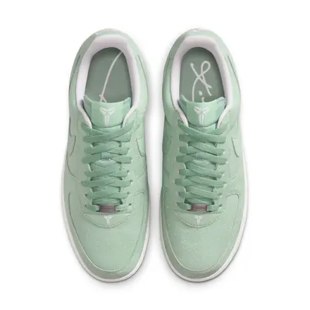 【国内4月23日発売予定】コービー・ブライアント × ナイキ エア フォース 1 ロー スチーム/サミット ホワイト(IB0018-005)