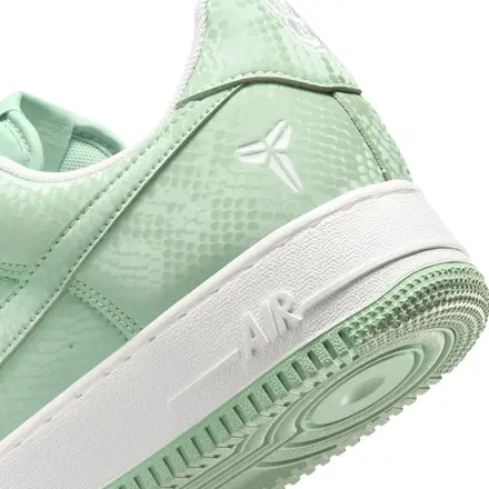 【国内4月23日発売予定】コービー・ブライアント × ナイキ エア フォース 1 ロー スチーム/サミット ホワイト(IB0018-005)