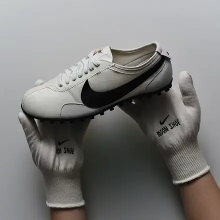 【国内4月28日発売予定】ナイキ ムーン シュー OG SP ソフト パール/ブラック/ブラック(II0407-001)