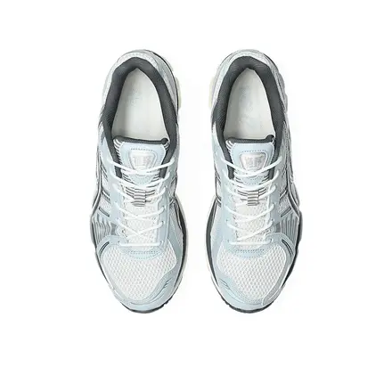 【国内3月26日発売予定】アシックス スポーツスタイル ゲル カヤノ 12.1 ホワイト/キャリア グレー(1203A759.103)