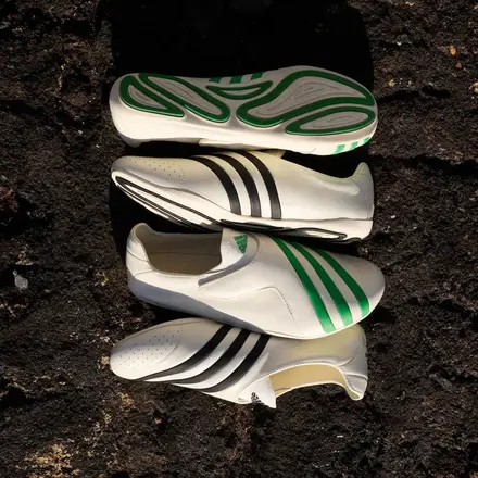 ファレル・ウィリアムス × アディダス オリジナルス バージニア バリオ フラット アーサー 2色