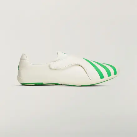 【海外4月4日発売予定】ファレル・ウィリアムス × アディダス オリジナルス バリオ フラット アーサー 2色