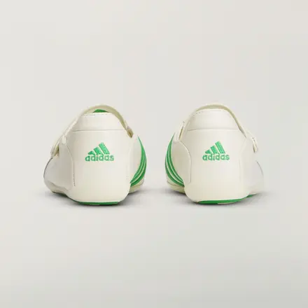 【海外4月4日発売予定】ファレル・ウィリアムス × アディダス オリジナルス バリオ フラット アーサー 2色