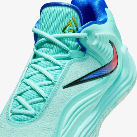 ナイキ ヤニス フリーク 7 EP ライト アクア/レーサー ブルー/サミット ホワイト/ブライト クリムゾン(HF3451-402)