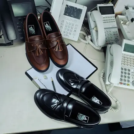 ヴァンズ ローファー 2色