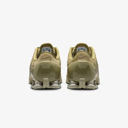 【国内4月1日発売予定】ナイキ ウィメンズ トータル 90 ショックス マジア ニュートラル オリーブ/マット オリーブ/ストーン/メタリック シルバー(IO9934-200)