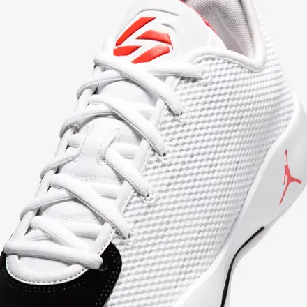 【国内4月1日発売予定】ナイキ エア ジョーダン ルカ 77 PF ホワイト/ブラック/セイル/ブライト クリムゾン(IF1611-101)