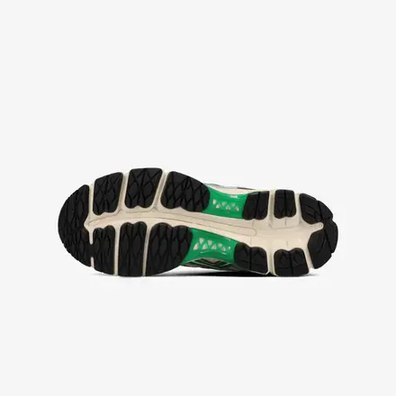 【国内4月17日発売予定】カーニバル × アシックス スポーツスタイル ゲル カヤノ 12.1 “ プラナコン”(1203a916-100)