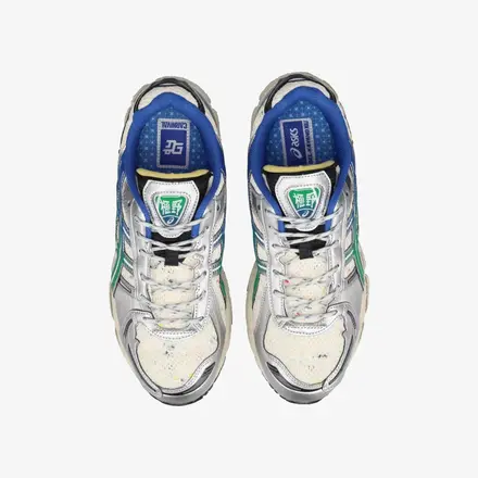 【国内4月17日発売予定】カーニバル × アシックス スポーツスタイル ゲル カヤノ 12.1 “ プラナコン”(1203a916-100)