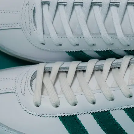 【国内4月3日発売予定】アーバンリサーチ ドアーズ × アディダス オリジナルス ハンドボール スペツィアル ホワイト/エクイップメント グリーン(KJ0780)