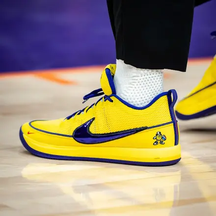 【非売品】ナイキ ブック 2 PE "ガス マッカー"