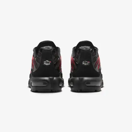 【海外3月17日発売予定】ナイキ エア マックス プラス ブラック/ユニバーシティ レッド/メタリック シルバー(IR1998-001)