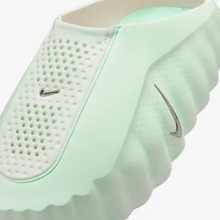 ナイキ ウィメンズ マインド 001 ベアリー グリーン/ハイパー クリムゾン/ブラック/クローム(HQ4309-300)