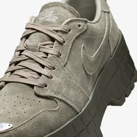 【海外4月1日発売予定】ナイキ ウィメンズ エア ジョーダン 1 ブルックリン ロー AP スプルース フォグ/カーゴ カーキ/ジェイド ストーン(IR7248-304)