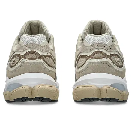 【国内先行予約/4月10日発売予定】アシックス スポーツスタイル ゲル-NYC 2.0 ホワイト/フェザー グレー(1203A895.102)