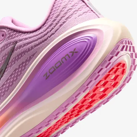 【国内3月30日発売予定】ナイキ ウィメンズ ヴォメロ プラス ライト マゼンタ/ピンク フォーム/ブライト バイオレット/ブラック(HV8154-503)