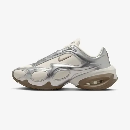 【国内4月10日発売予定】ナイキ ウィメンズ エアマックス ミューズ メタリック シルバー/セイル/ミンク ブラウン(IR1967-095)