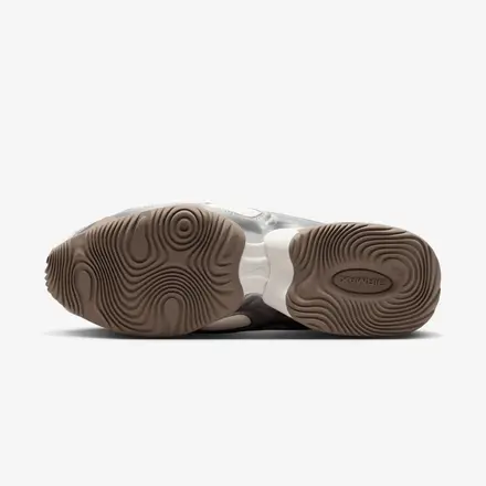 【国内4月10日発売予定】ナイキ ウィメンズ エアマックス ミューズ メタリック シルバー/セイル/ミンク ブラウン(IR1967-095)