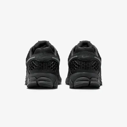 【国内3月30日発売予定】ナイキ ズーム ボメロ 5 SE ダーク スモーク グレー/アンスラサイト/ホワイト/チーム ブラック(IH8039-002)