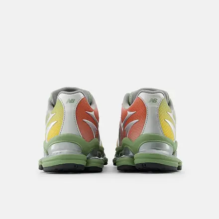 【海外4月1日発売予定】ニューバランス 2000 シルバー メタリック/オレガノ/ピンク サンド(U20006EI)