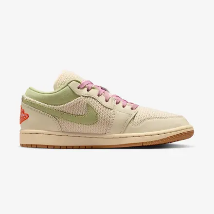 【国内3月31日発売予定】ナイキ ウィメンズ エア ジョーダン 1 ロー SE セイル/オリーブ オーラ/パール ホワイト/アイスド カーマイン(II0569-100)